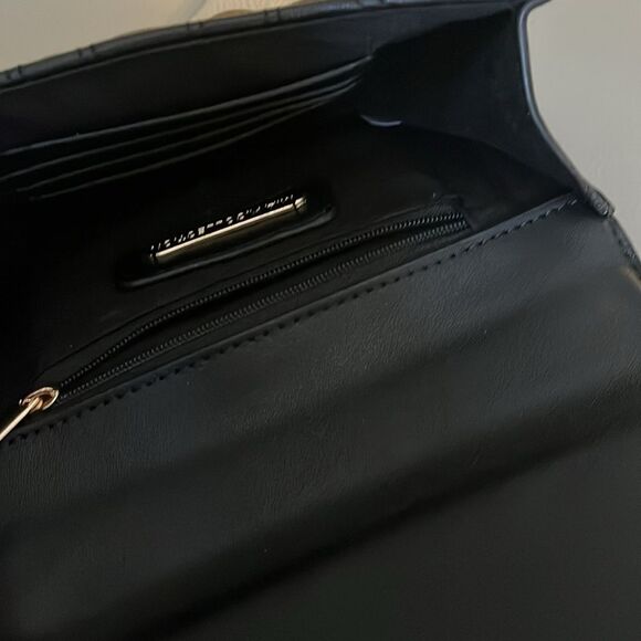 Mia K. Collection black‎ quilted crossbody bag - Picture 8 of 16